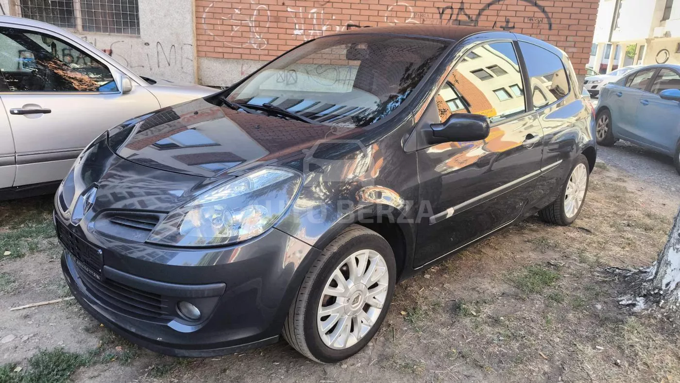 Renault Clio - Image 2