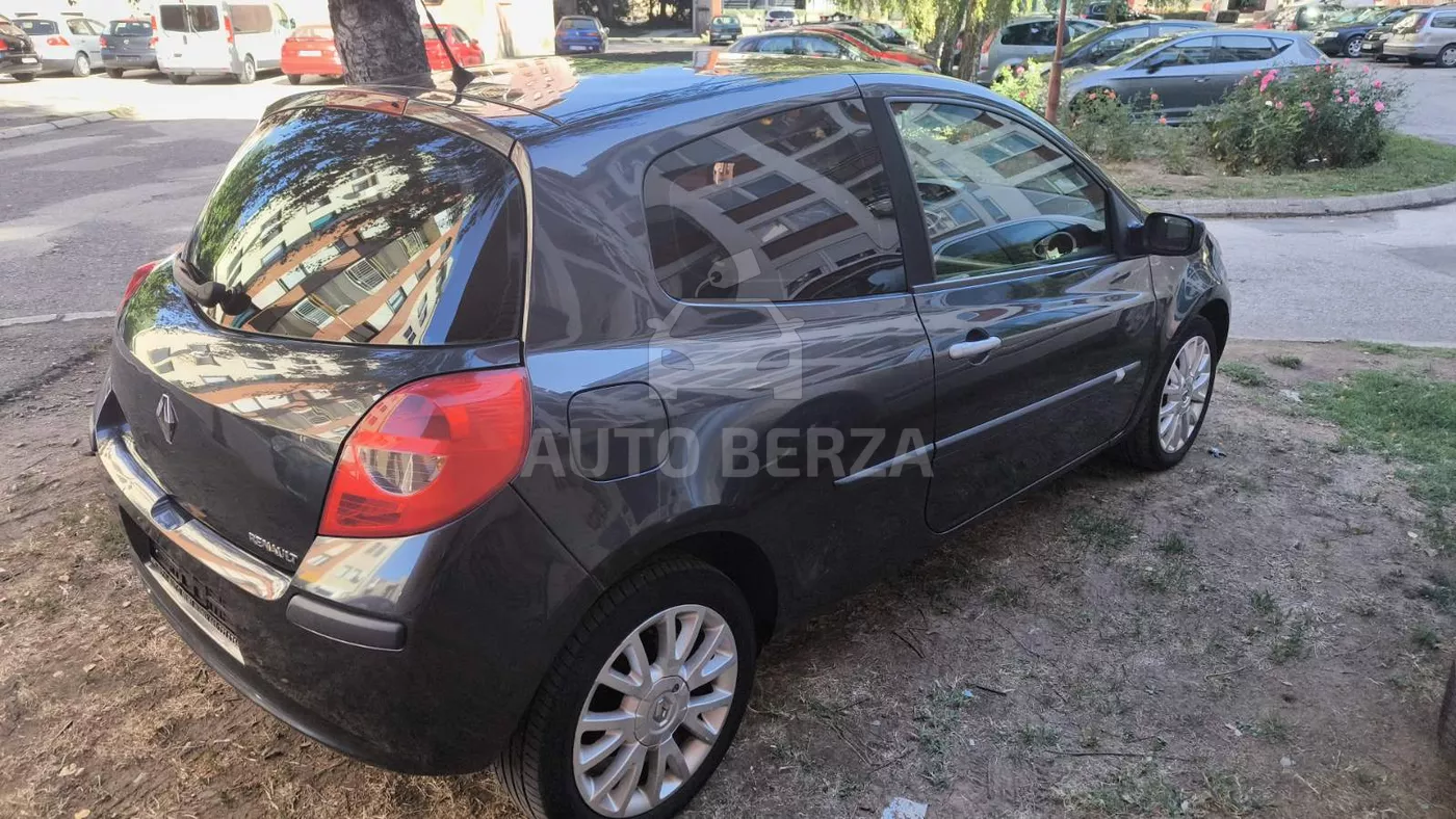 Renault Clio - Image 4