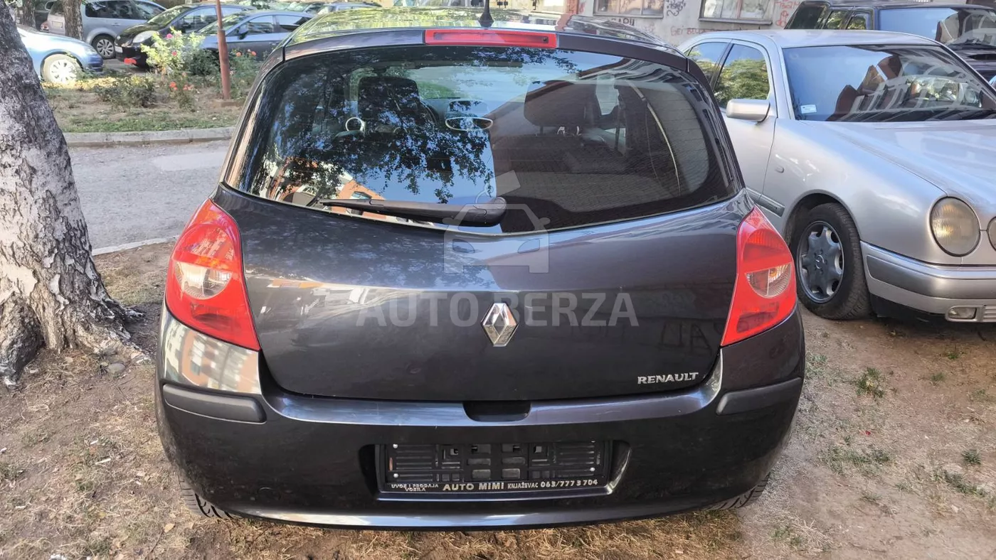 Renault Clio - Image 9