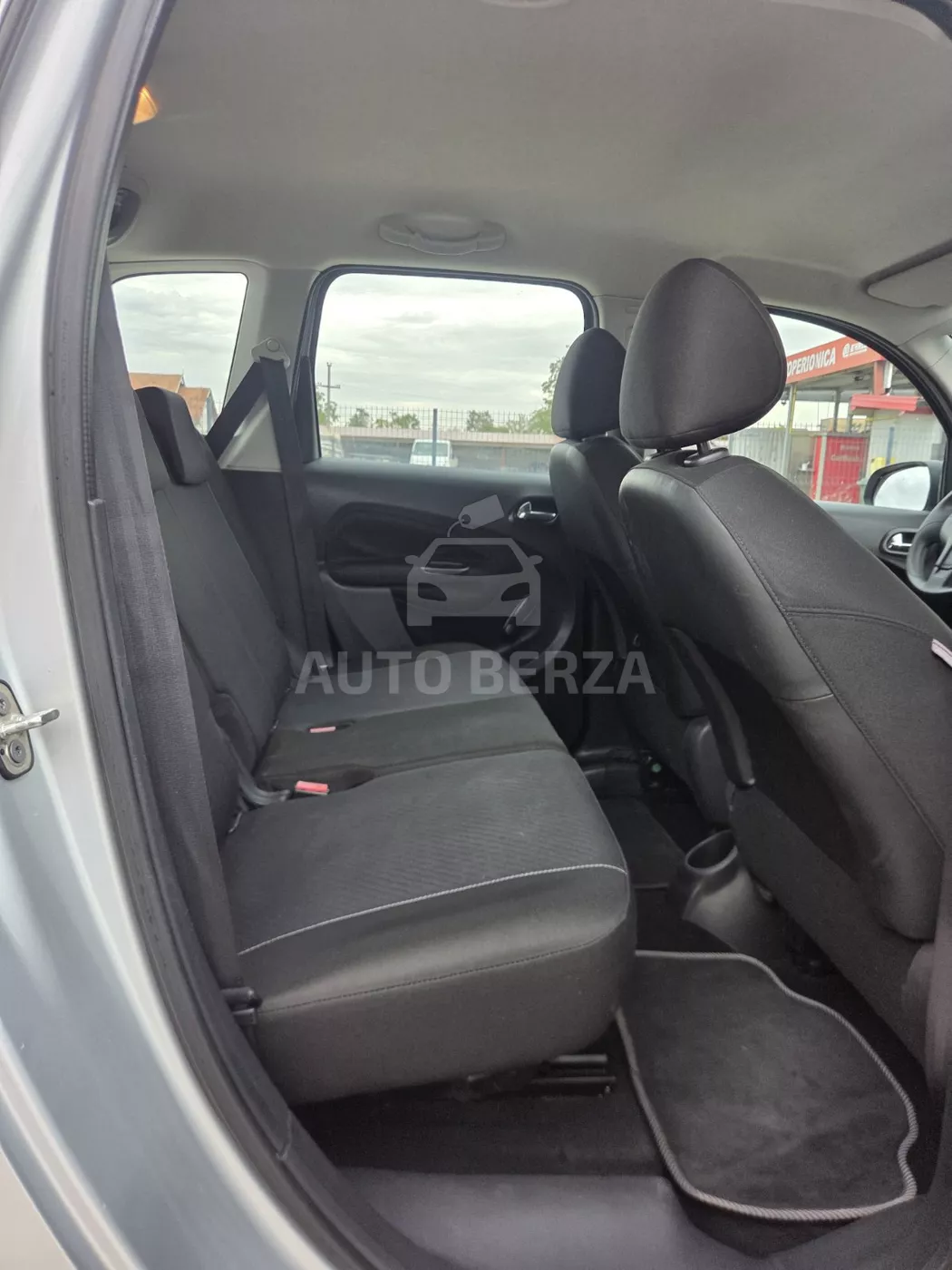 Citroën C3 Picasso - Image 12