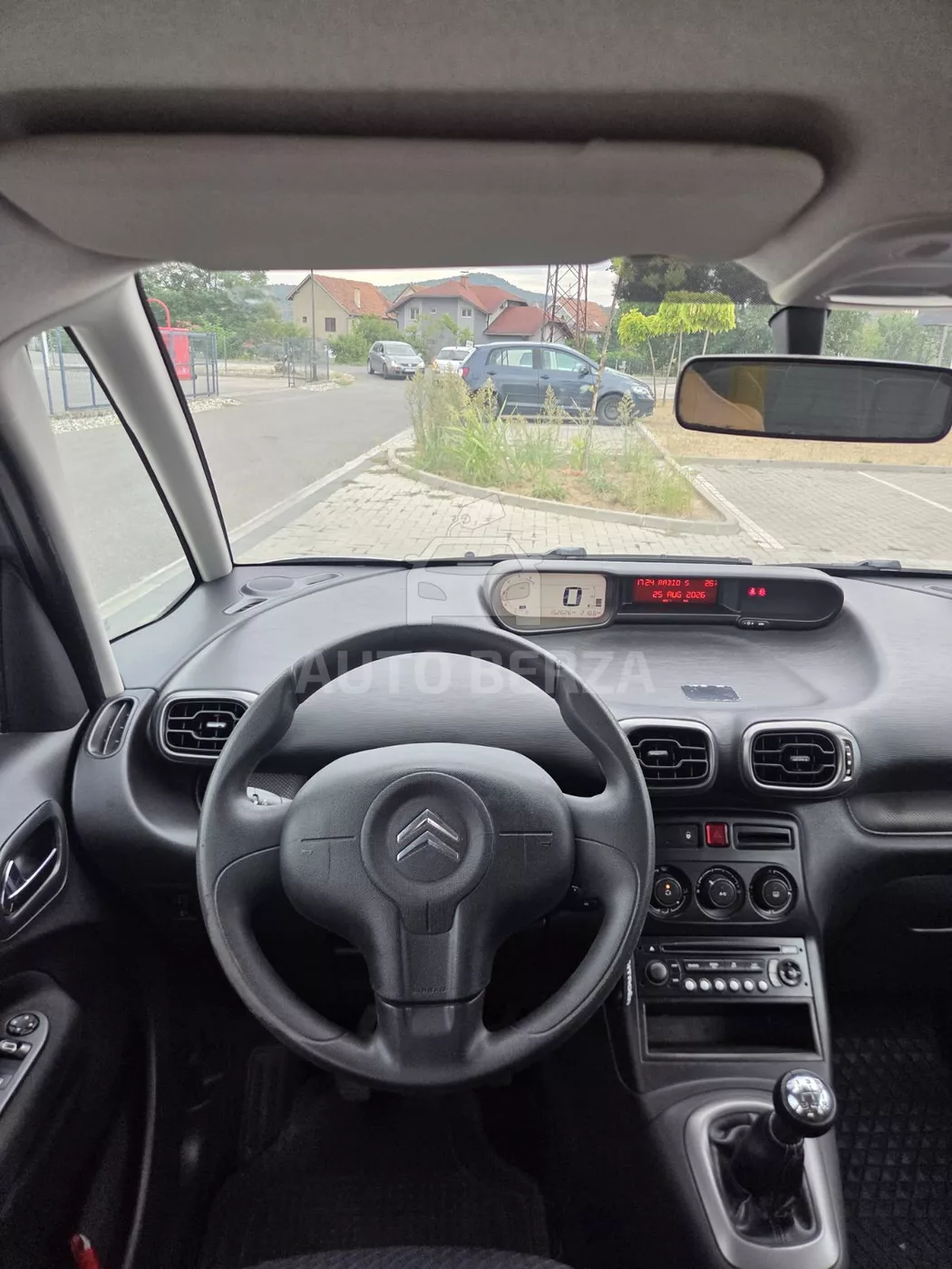 Citroën C3 Picasso - Image 13